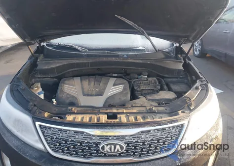 2014 Kia Sorento Limited V6 z USA, uszkodzony, nr VIN 5XYKWDA71EG443110